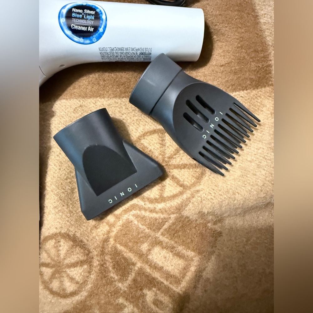 Chi pro Nano ionic technology Silver Blue Light Cleaner air Hair Dryer like new - Picture 5 of 14
